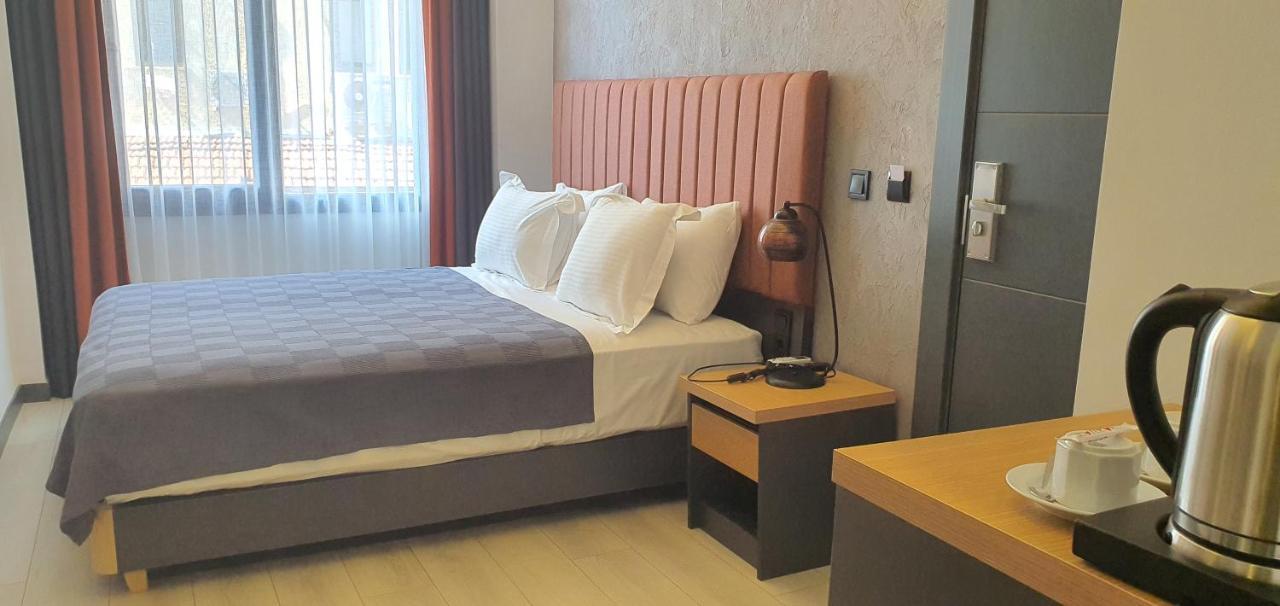 Woynpoint Hotel&cafe Готель *